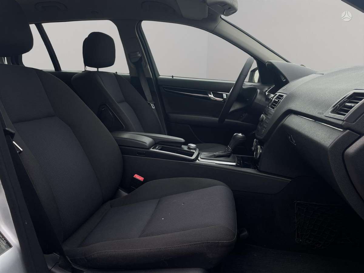 Mercedes-Benz C220 2008 — photo 8
