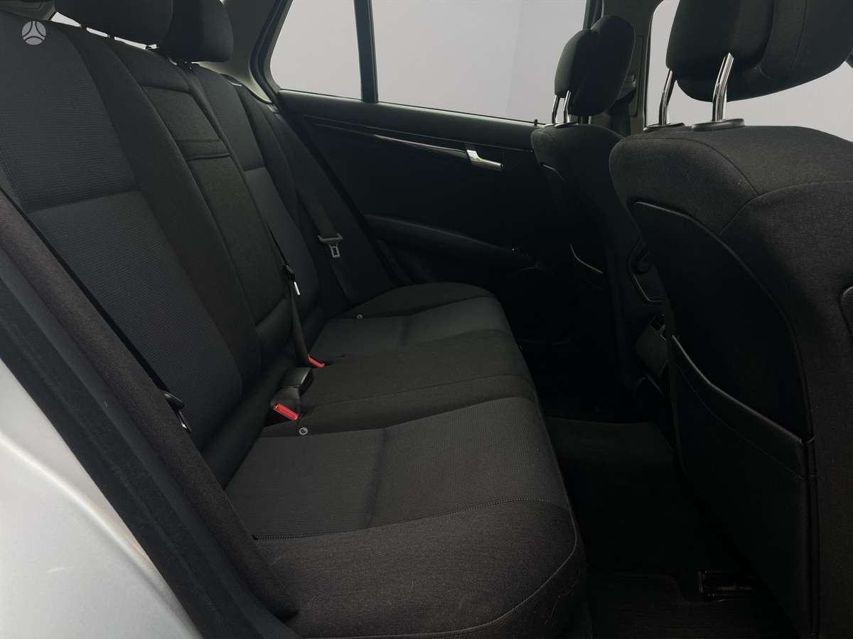 Mercedes-Benz C220 2008 — photo 9