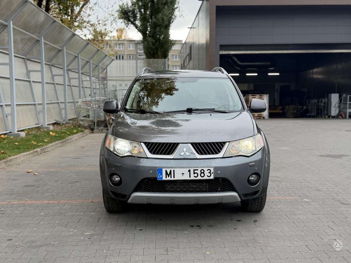 Mitsubishi Outlander 2007 — rear view