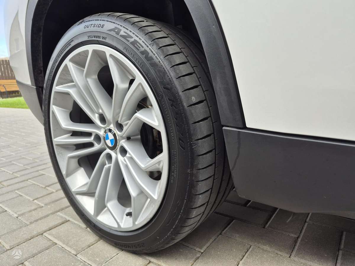 BMW X1 2013 — photo 17