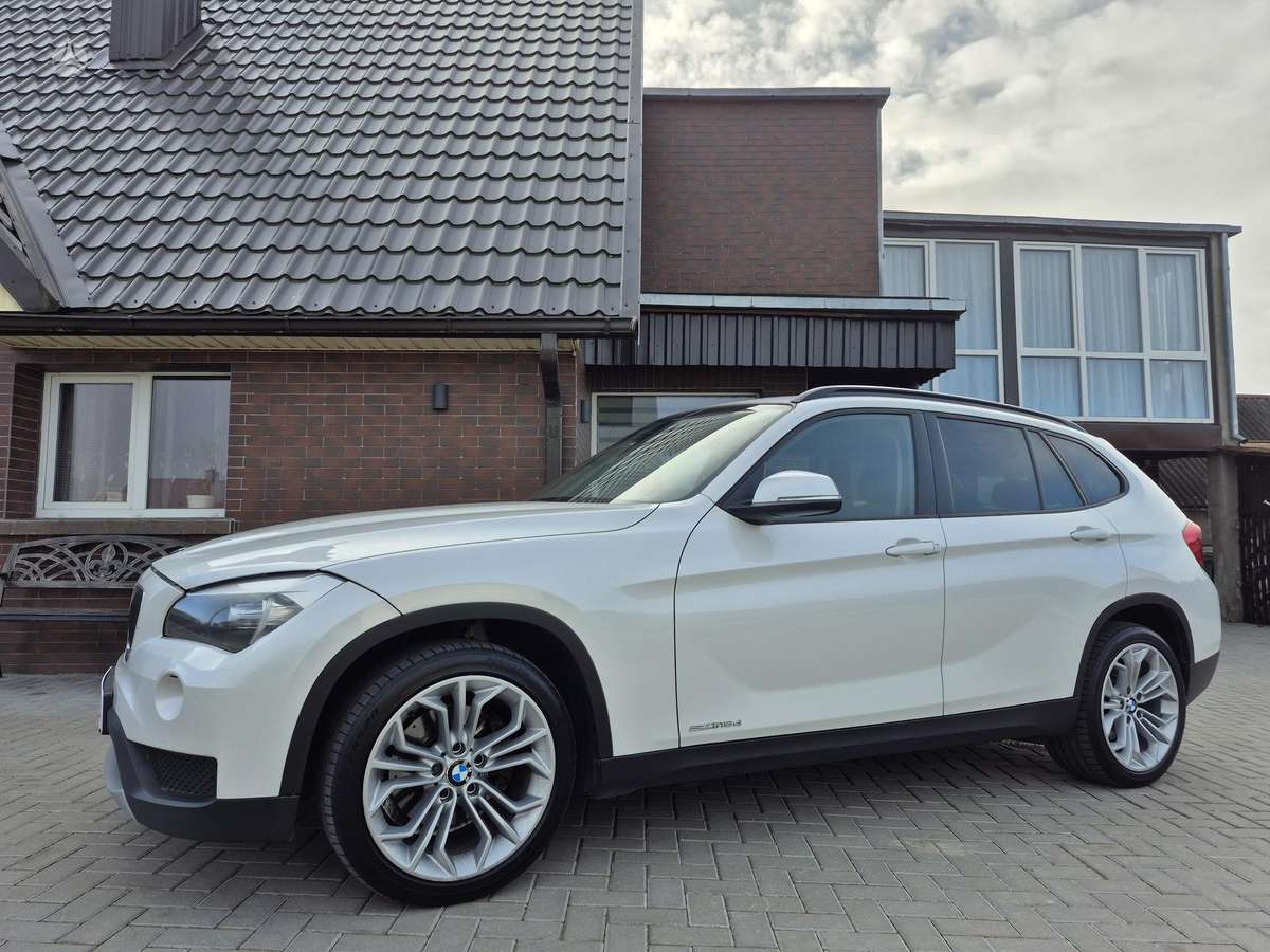 BMW X1 2013 — rear view