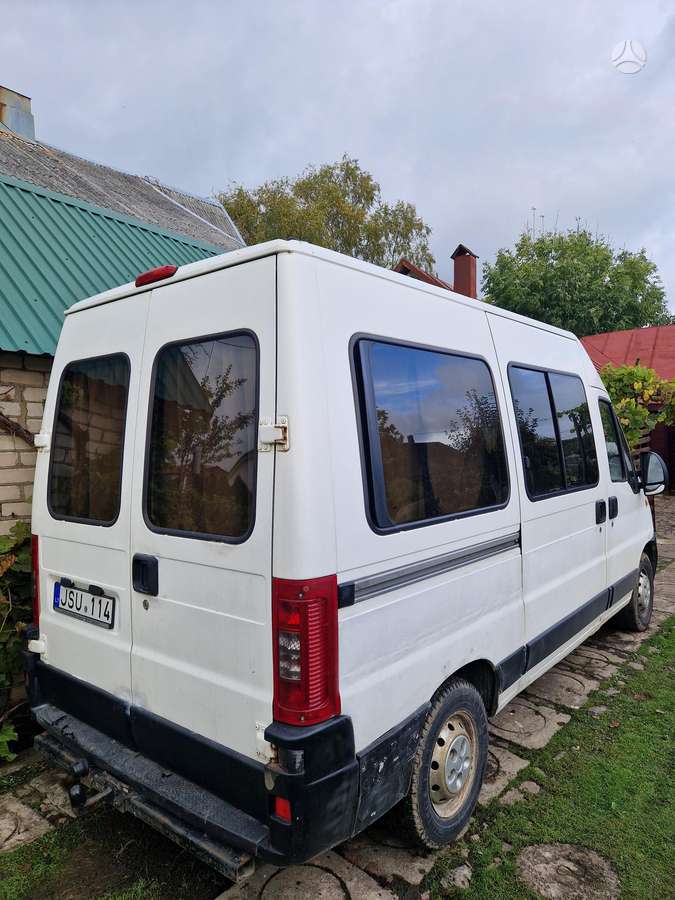 Citroen Jumper 2004 — rear view