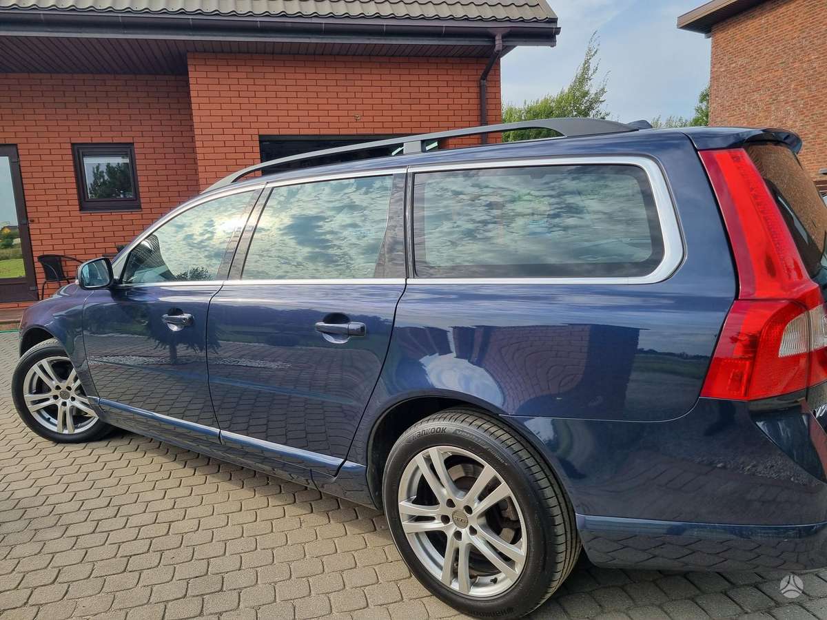 Volvo V70 2013 — салон