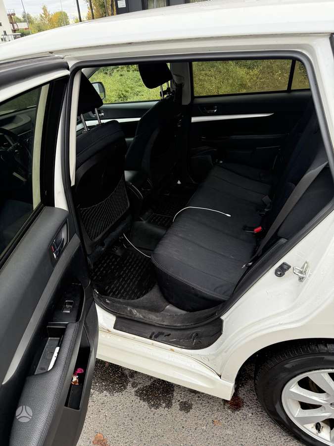 Subaru Legacy 2011 — photo 11