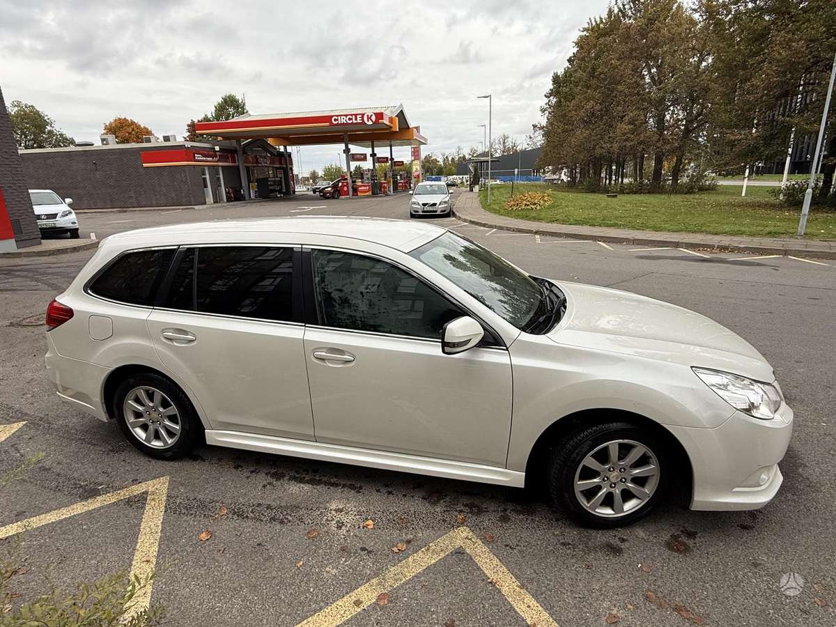 Subaru Legacy 2011 — engine 1994 cm³, 150 HP (110kW)