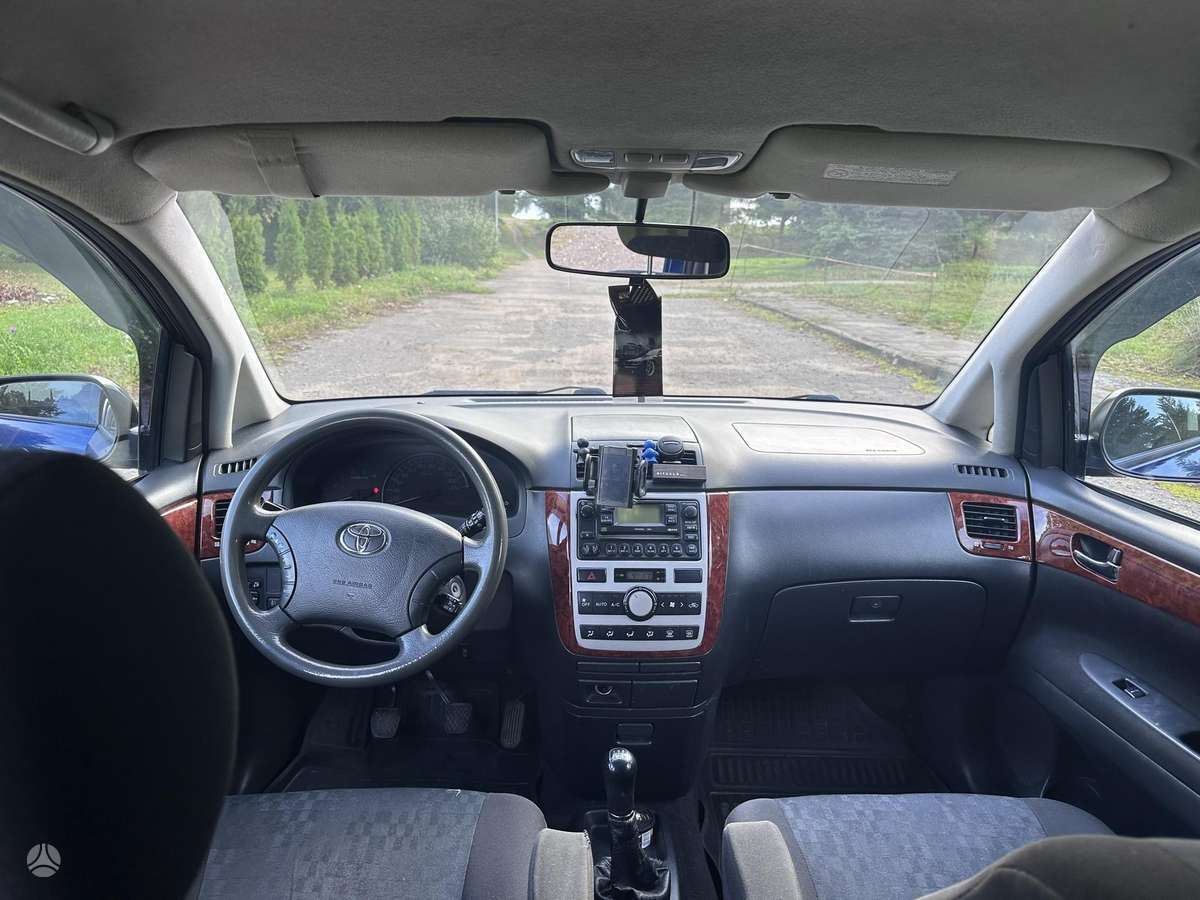 Toyota Avensis 2005 — photo 13