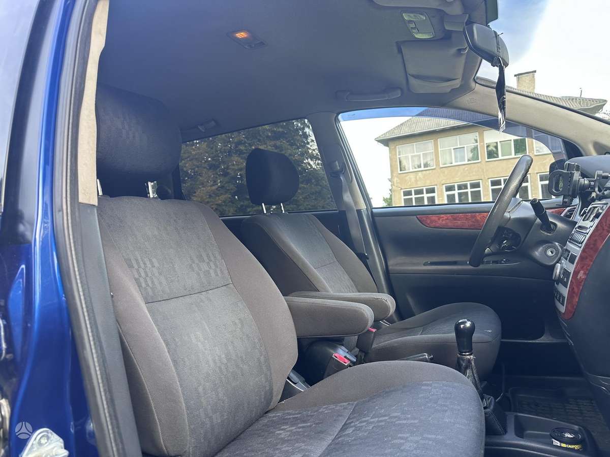 Toyota Avensis 2005 — photo 18