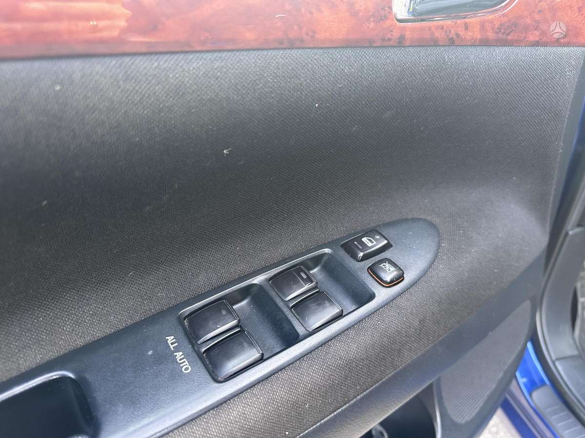 Toyota Avensis 2005 — photo 19