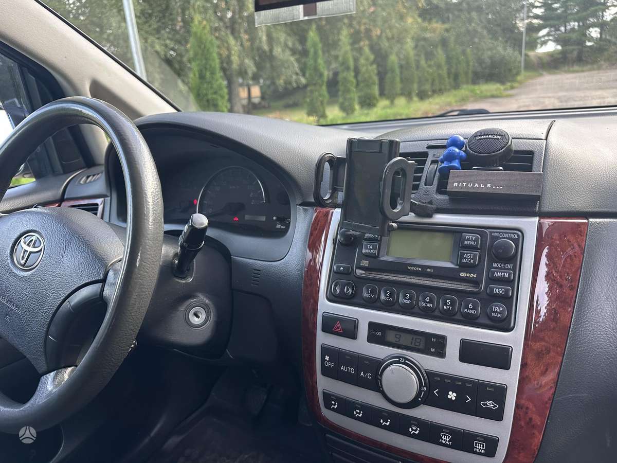 Toyota Avensis 2005 — photo 20