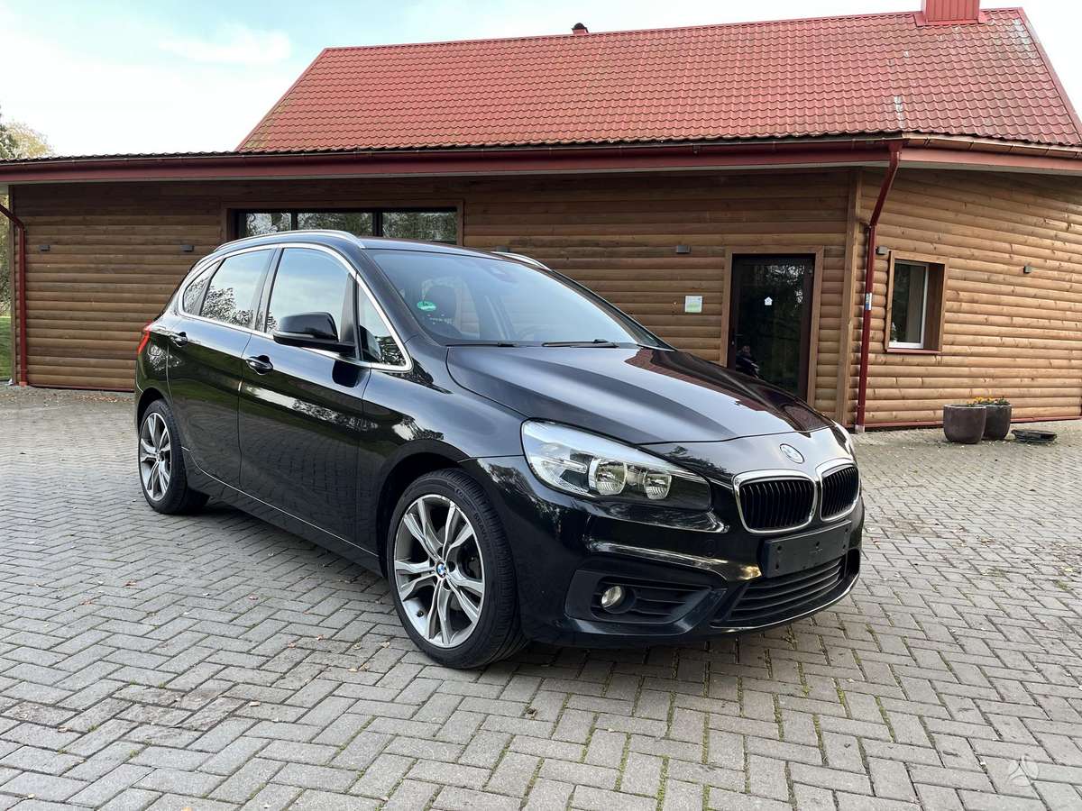 BMW 218, 2014