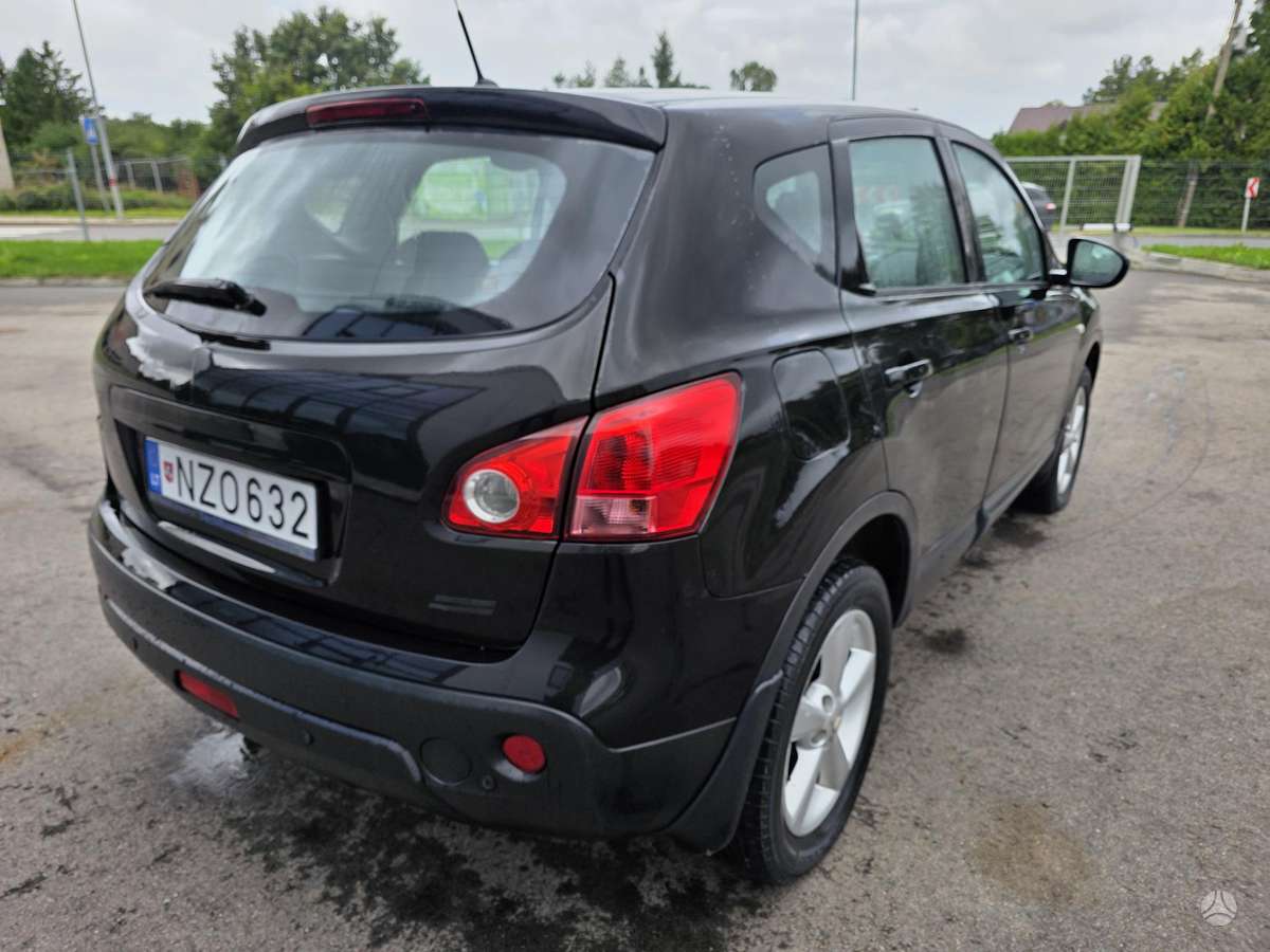Nissan Qashqai 2010 — салон