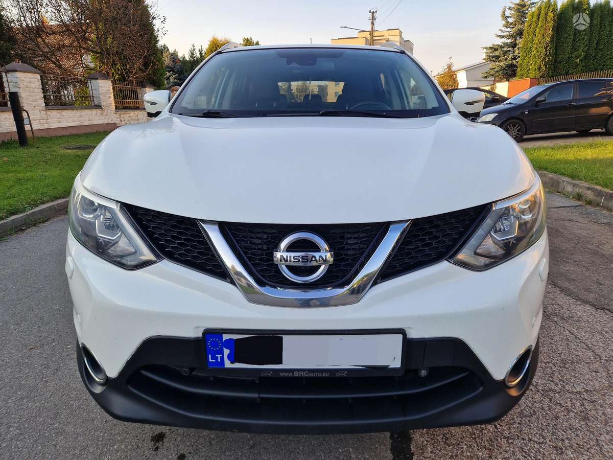 Nissan Qashqai 2015 — вигляд ззаду