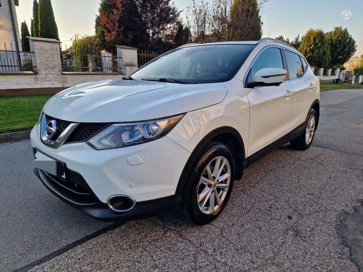 Nissan Qashqai 2015 — салон