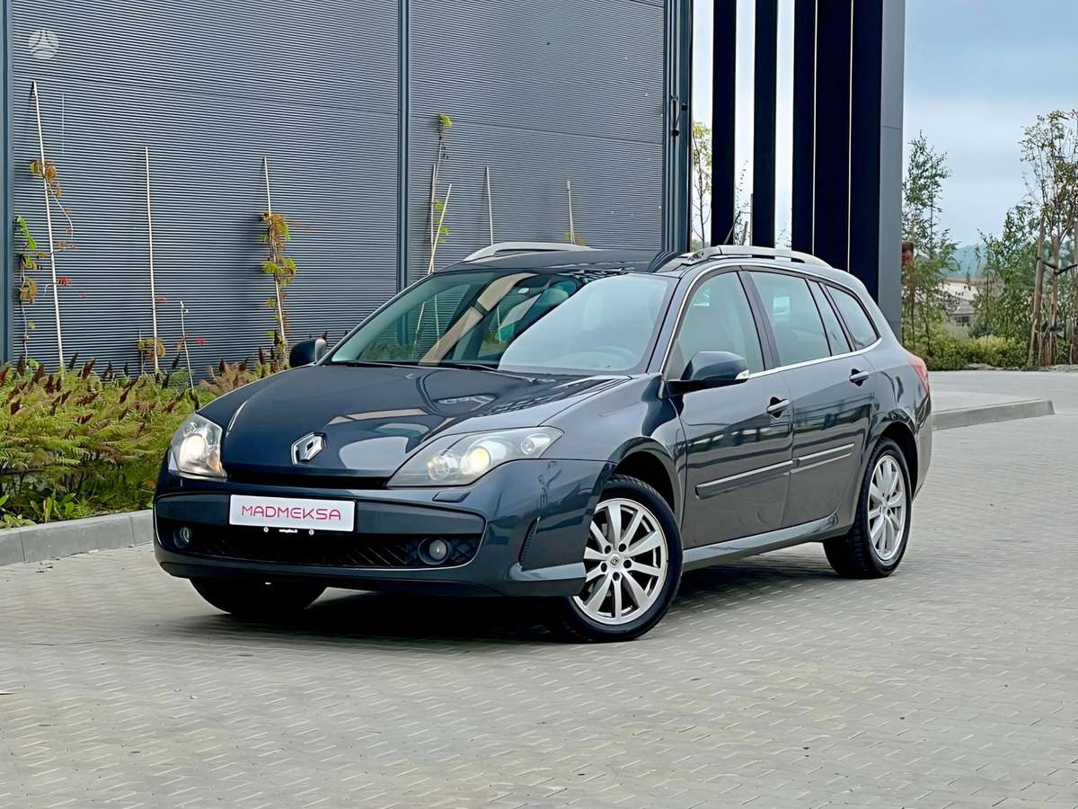 Renault Laguna 2010 — салон