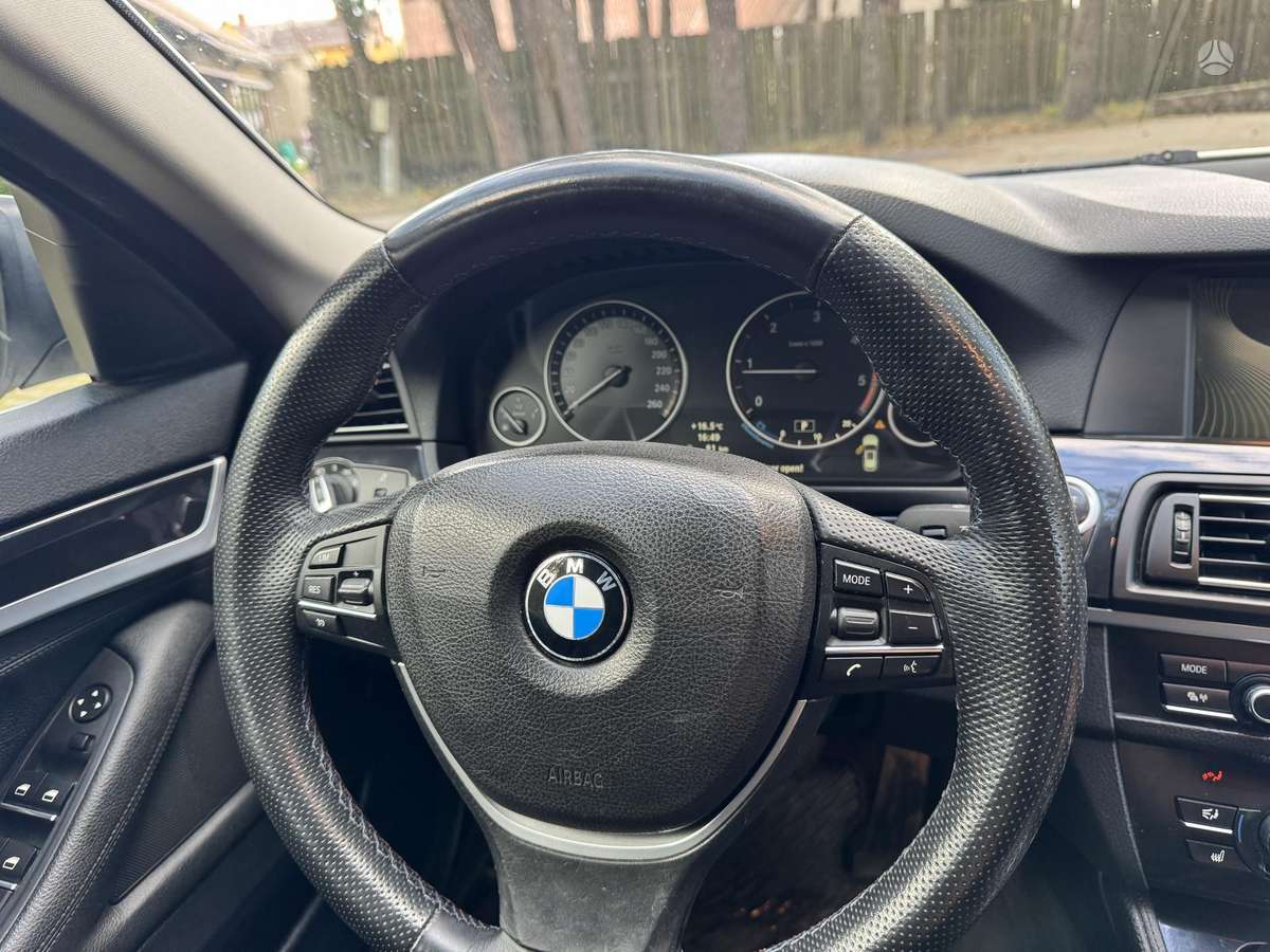 BMW 520 2011 — photo 12