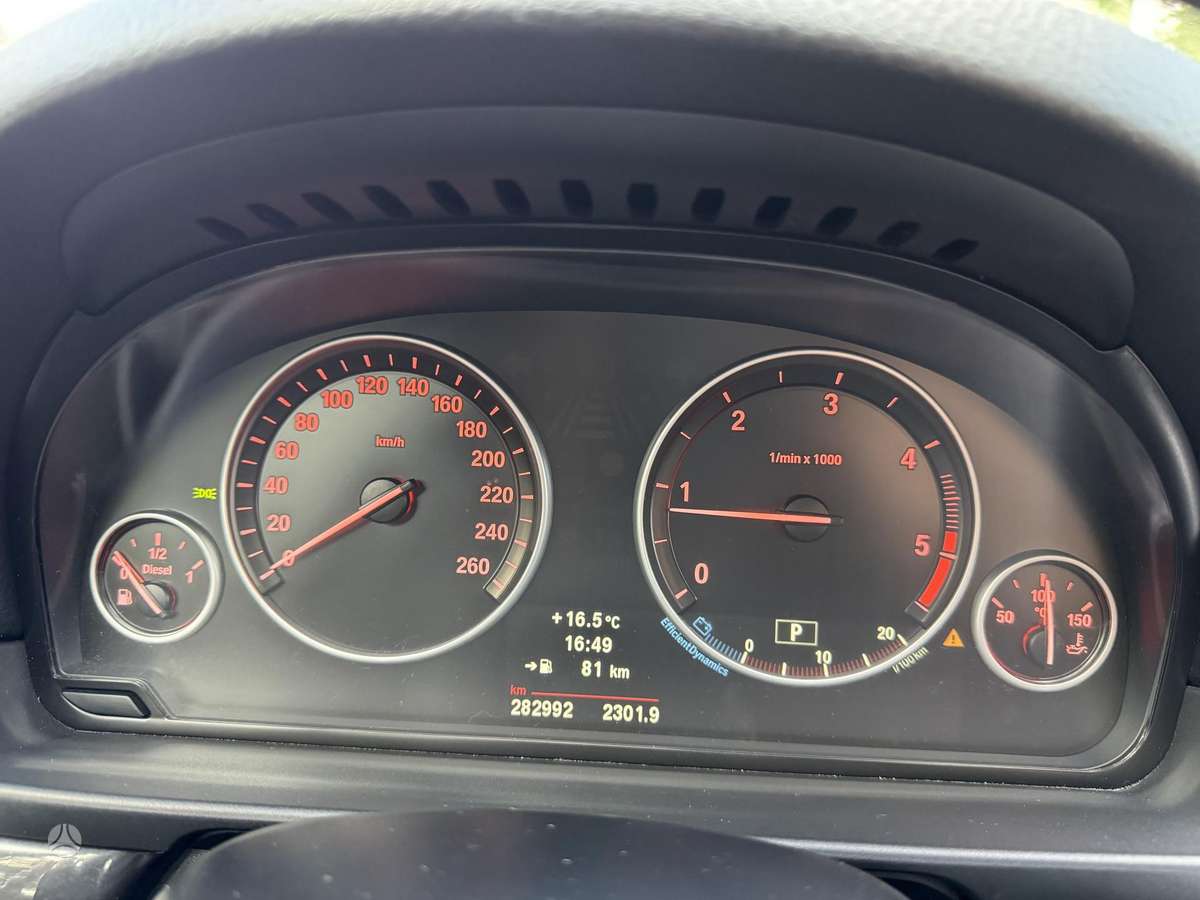 BMW 520 2011 — photo 13