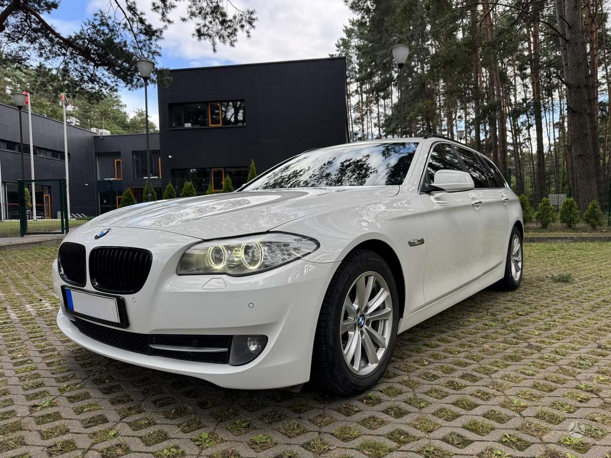 BMW 520 2011 — photo 20