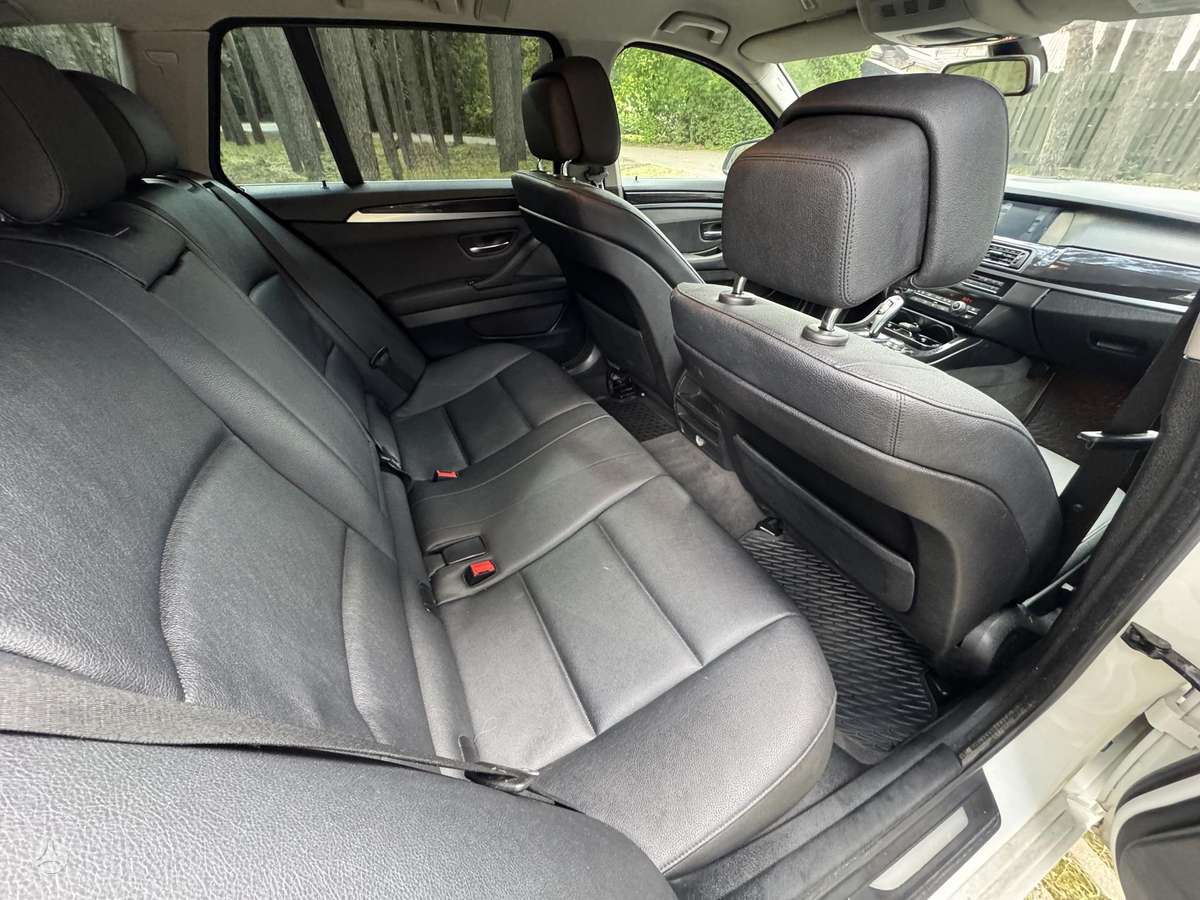 BMW 520 2011 — photo 8