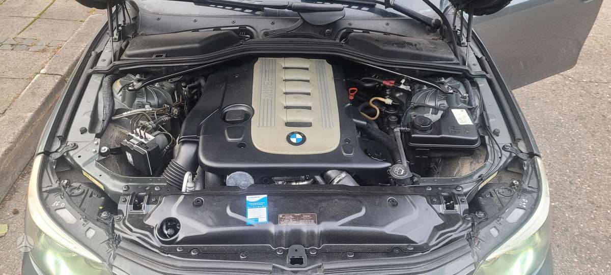 BMW 525 2004 — photo 8