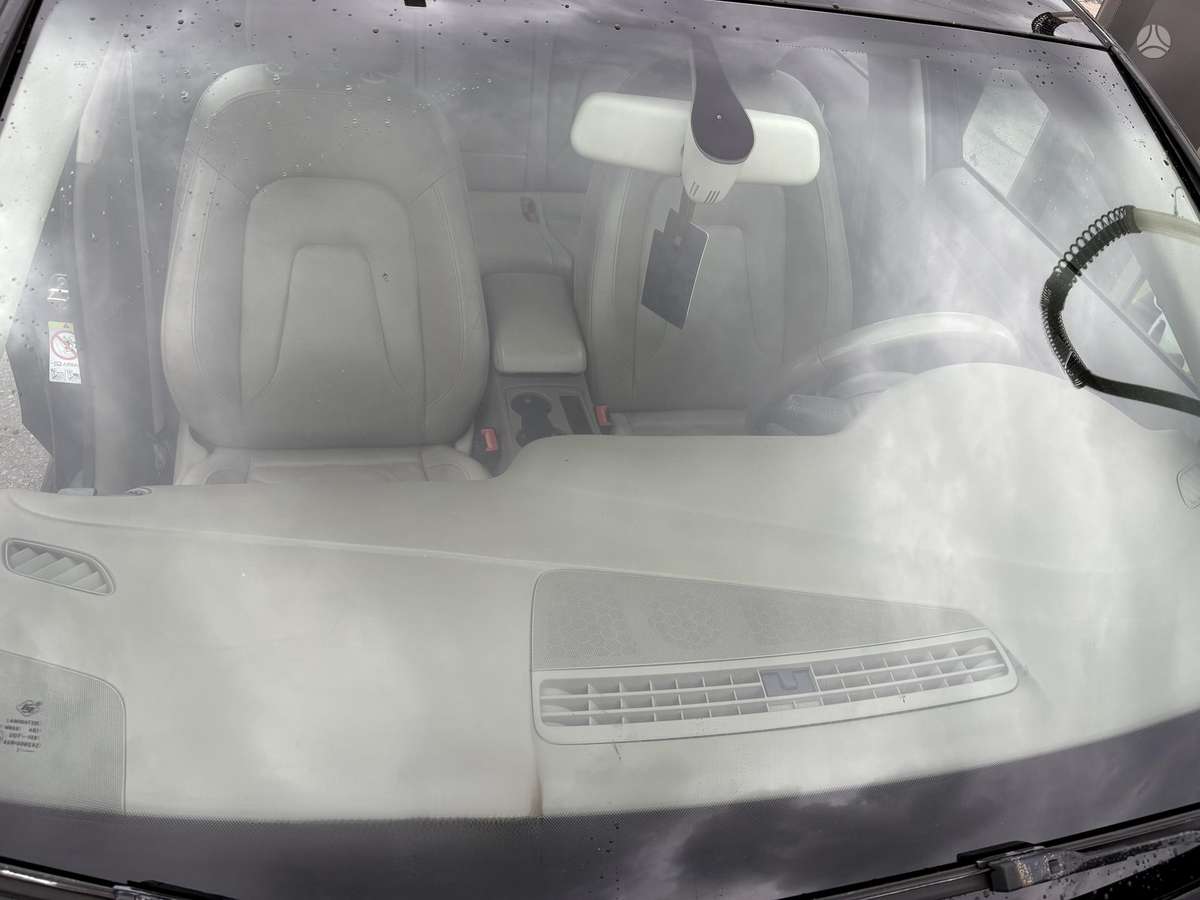 Audi A4 2009 — photo 15