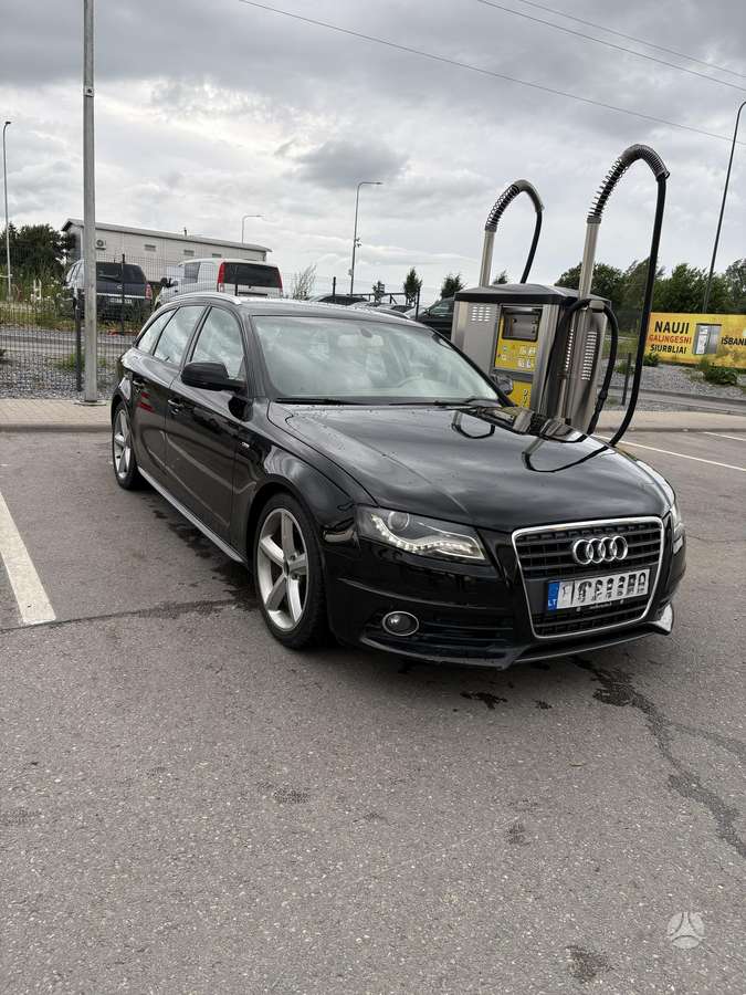 Audi A4 2009 — photo 7