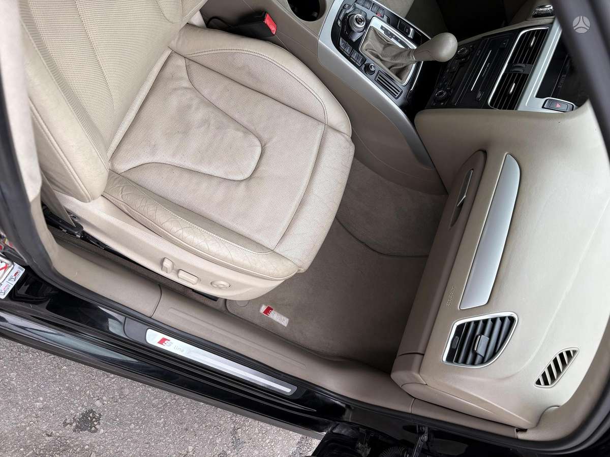 Audi A4 2009 — photo 9