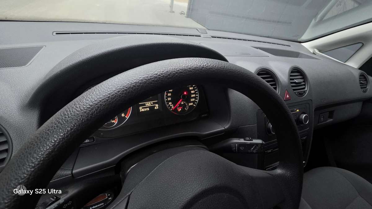 Volkswagen Caddy 2011 — photo 26