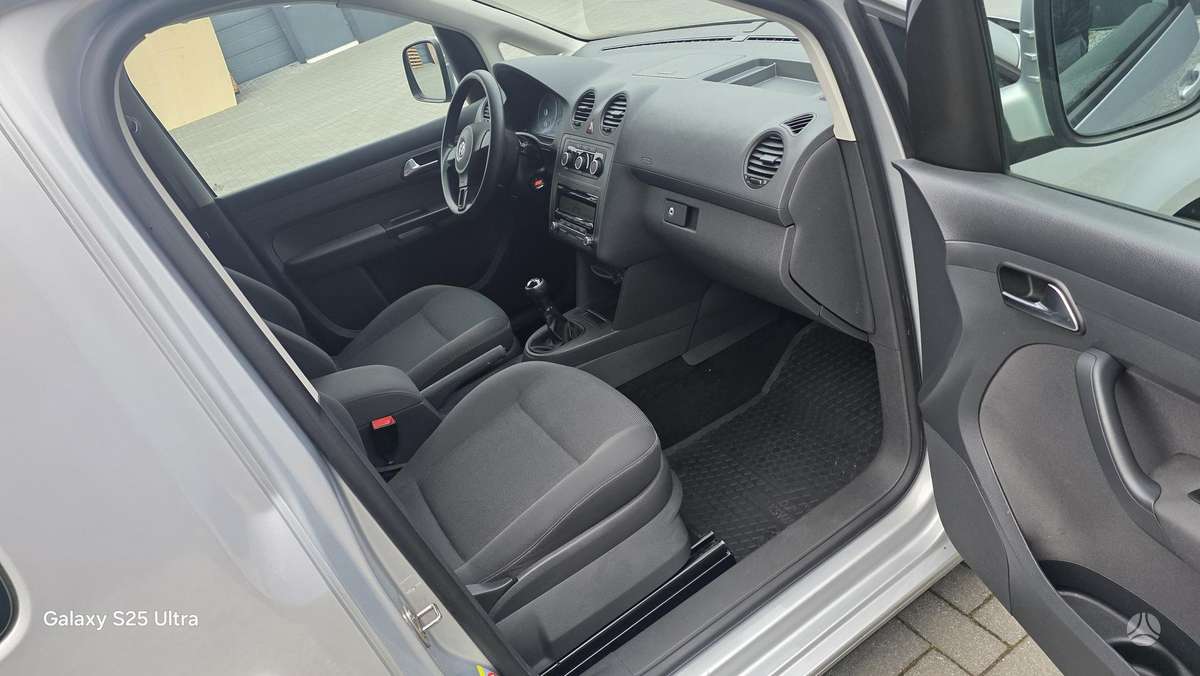 Volkswagen Caddy 2011 — interior