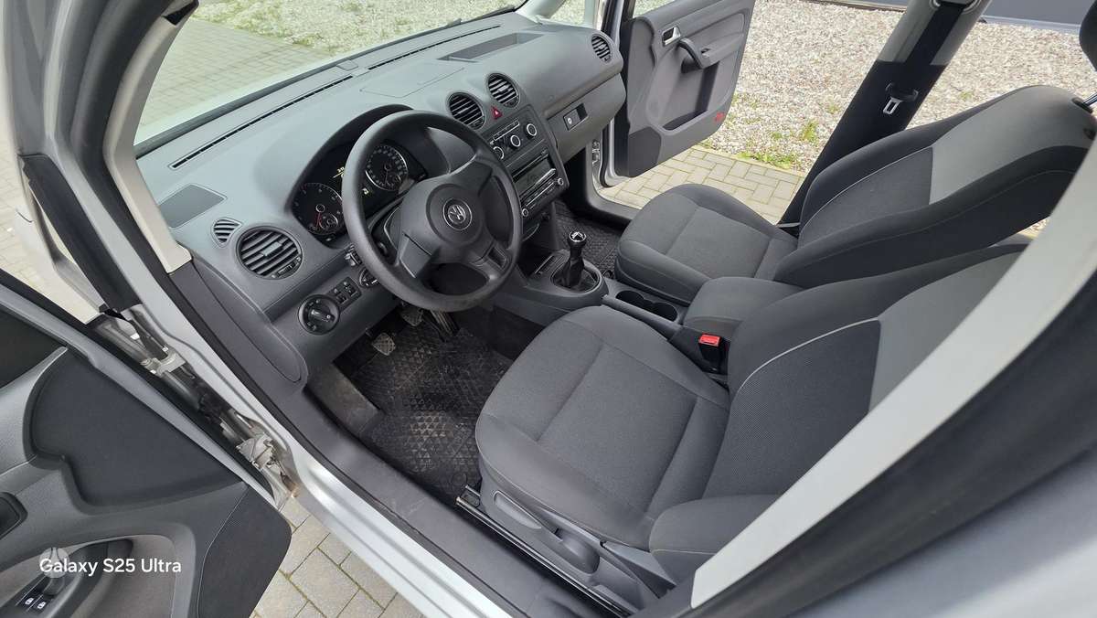 Volkswagen Caddy 2011 — photo 6