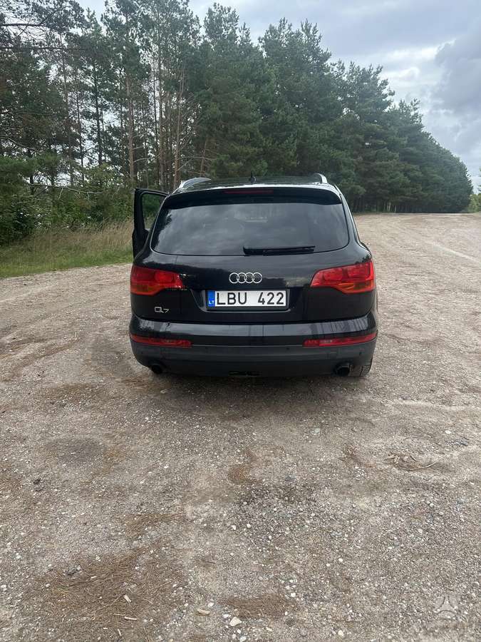 Audi Q7 2006 — салон