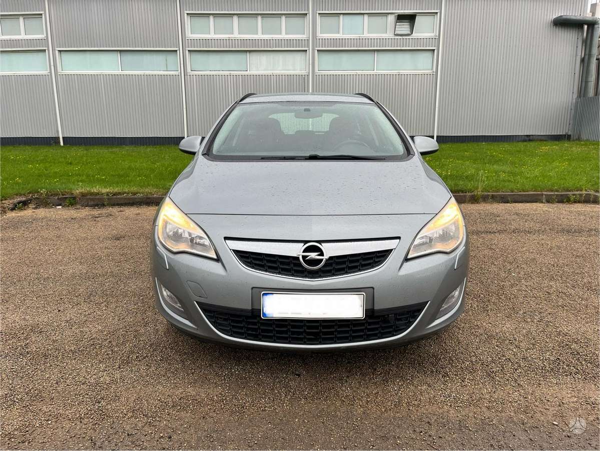 Opel Astra 2013 — photo 5
