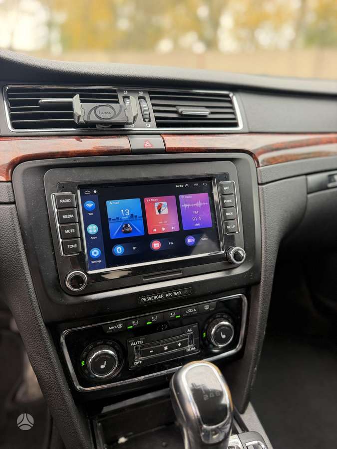 Skoda Superb 2011 — photo 10