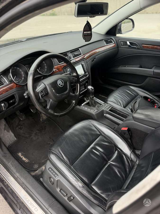 Skoda Superb 2011 — photo 7