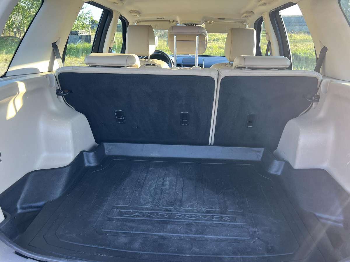 Land Rover 2011 — photo 11