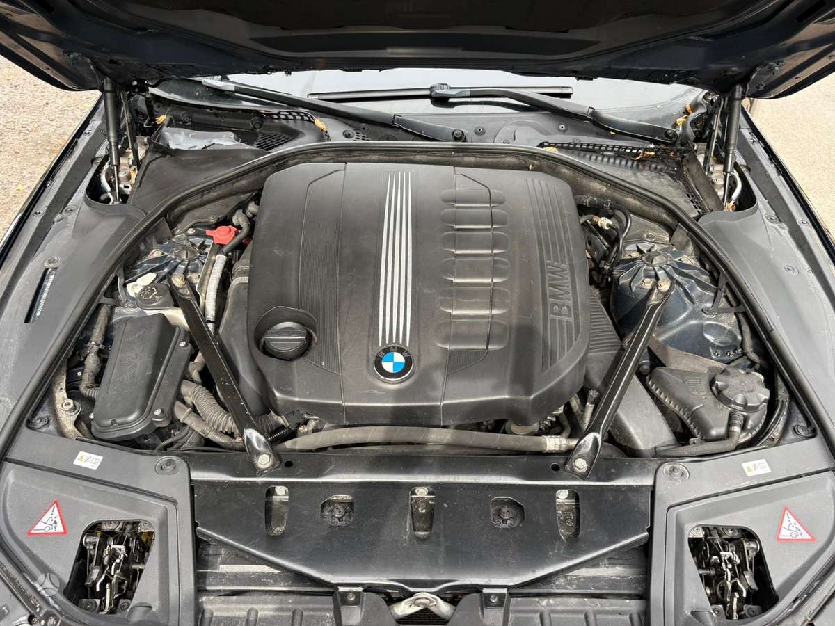 BMW 525 2011 — фото 14
