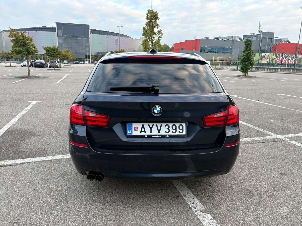 BMW 525 2011 — двигун 2993 cm³, 204 HP (150kW)