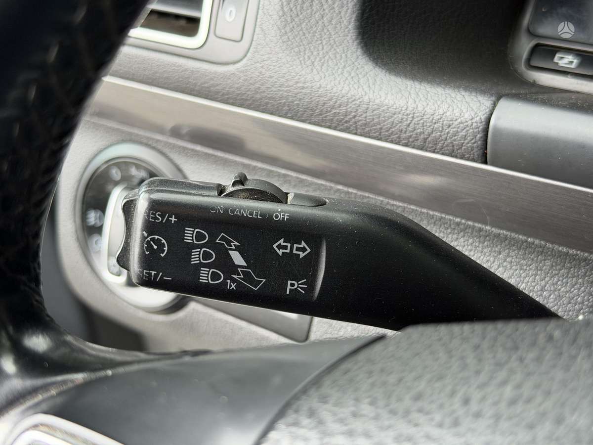Volkswagen Touran 2011 — photo 23