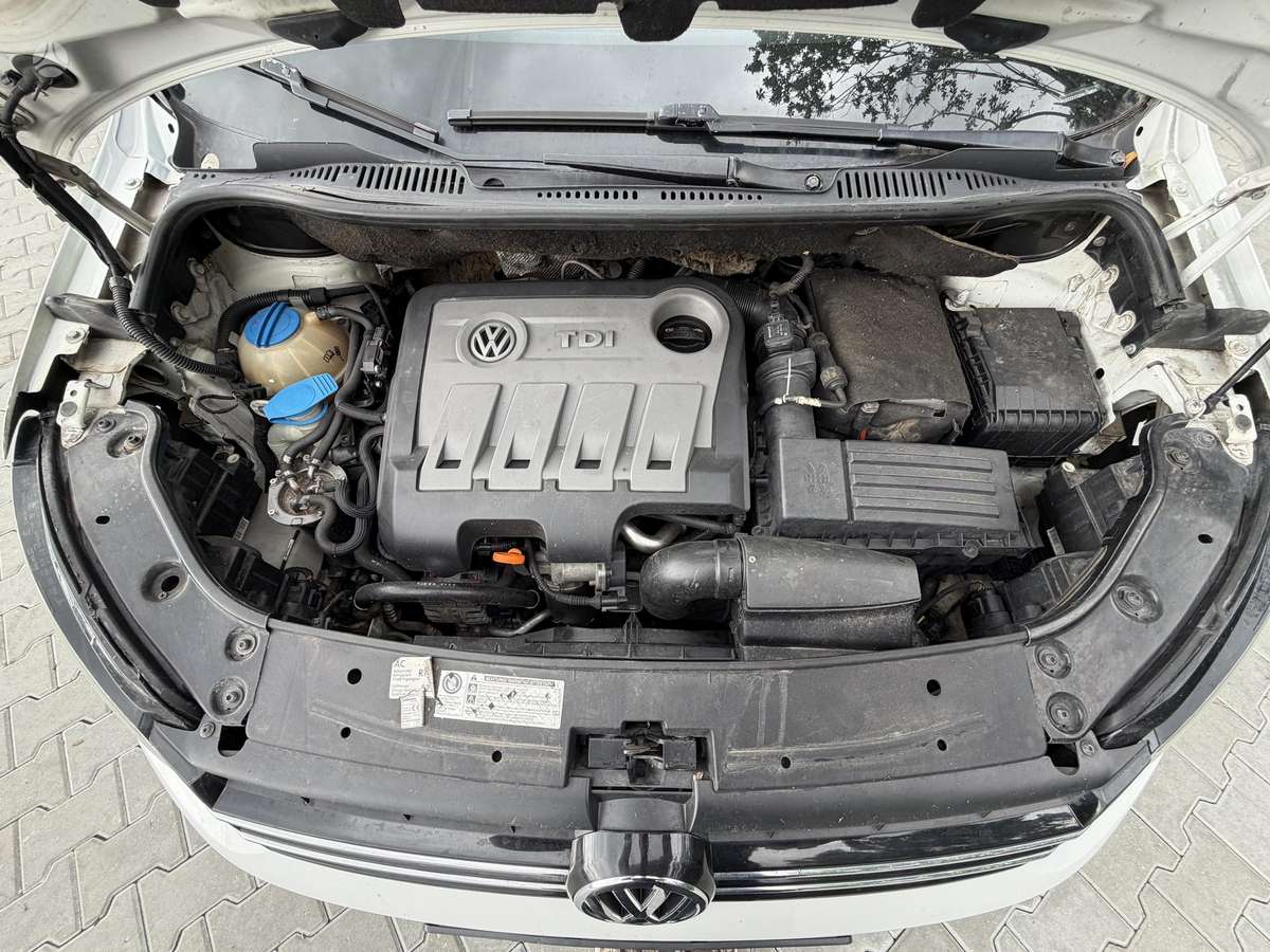 Volkswagen Touran 2011 — photo 29