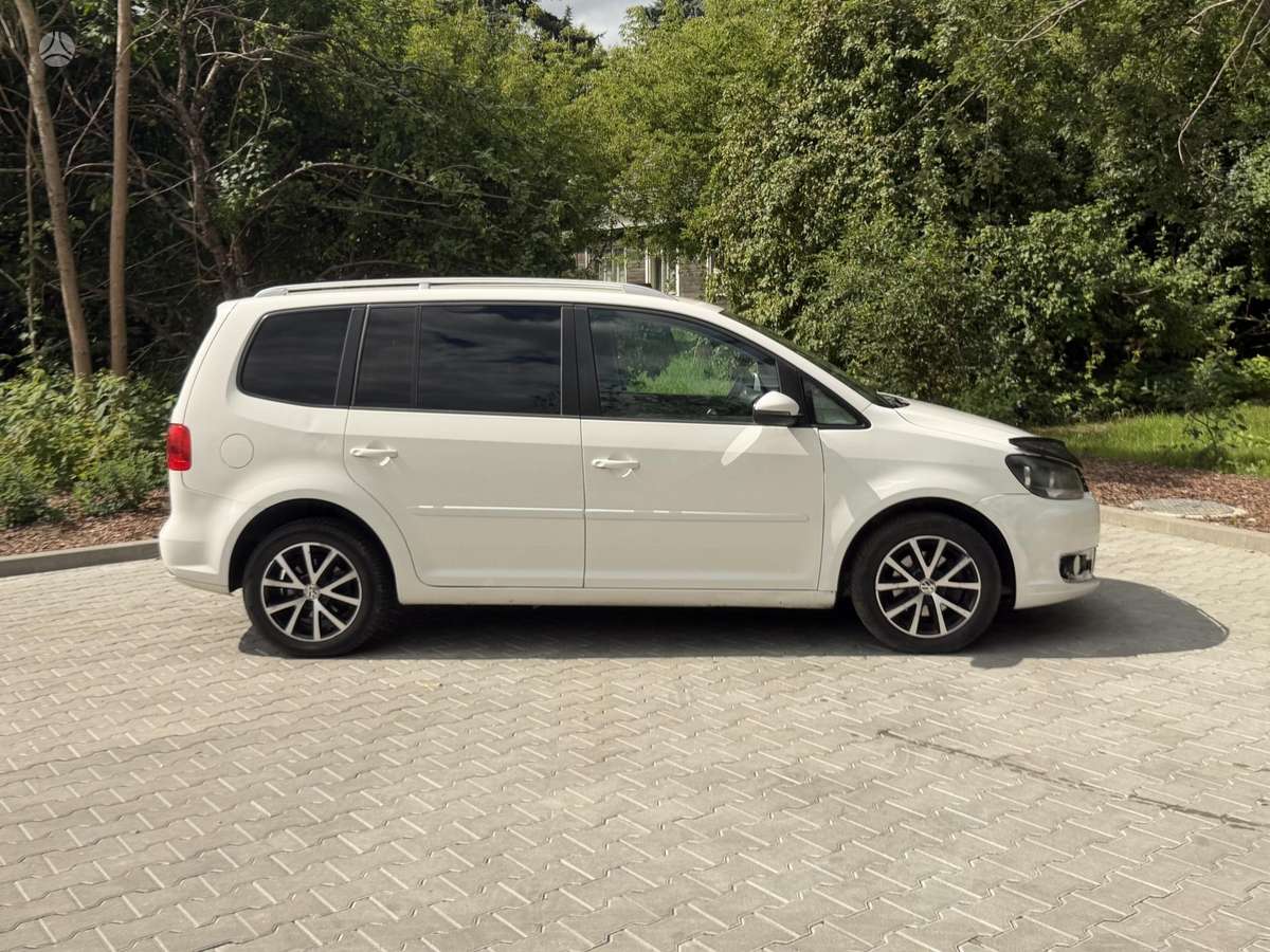 Volkswagen Touran 2011 — photo 6