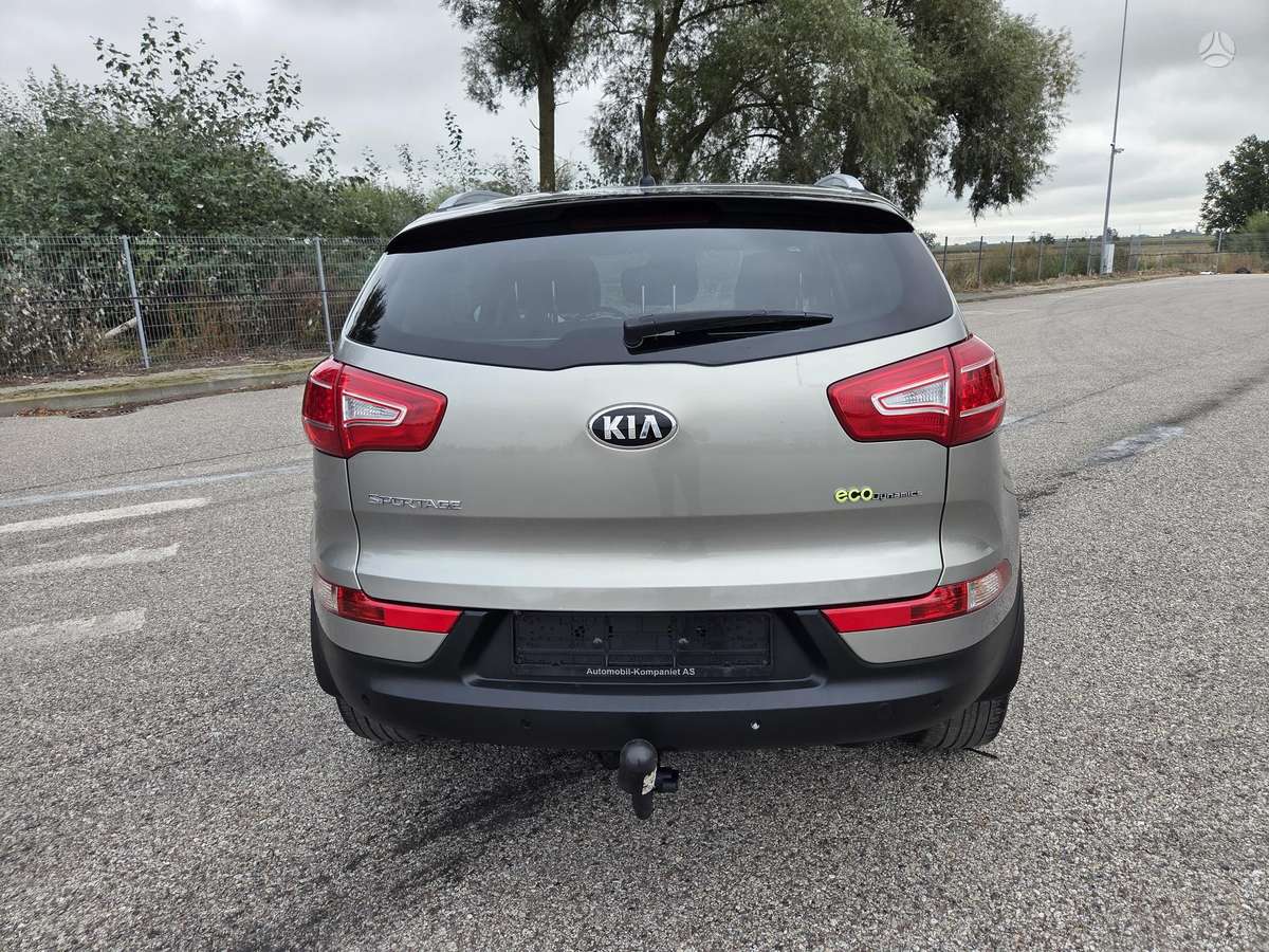 Kia Sportage 2012 — rear view