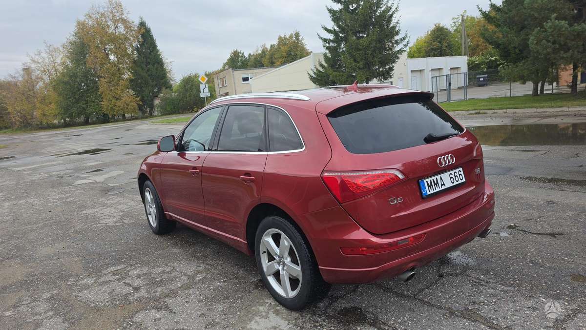 Audi Q5 2009 — двигун 3197 cm³, 271 HP (199kW)