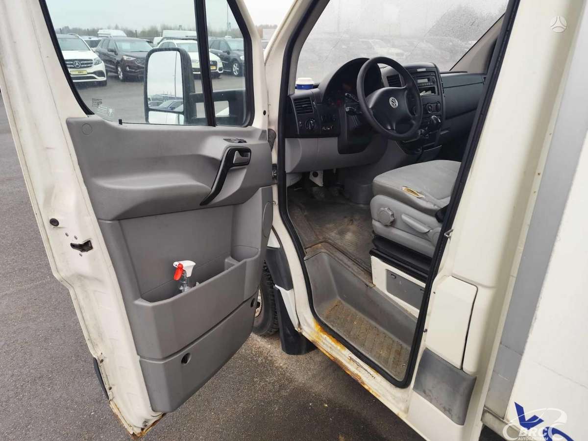 Volkswagen Crafter 2010 — photo 5