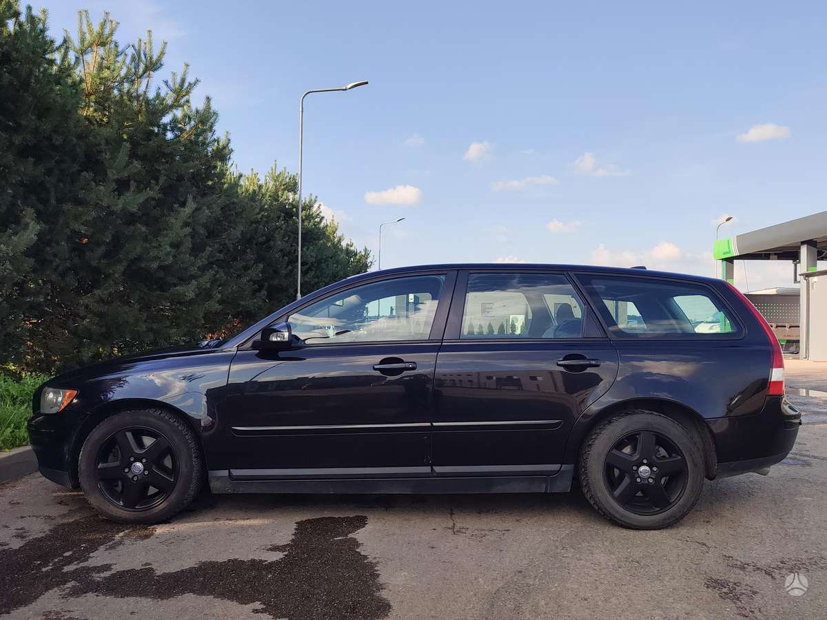 Volvo V50 2006 — салон