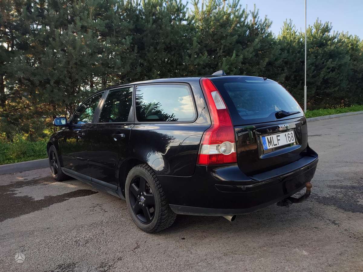 Volvo V50 2006 — двигун 2400 cm³, 179 HP (132kW)