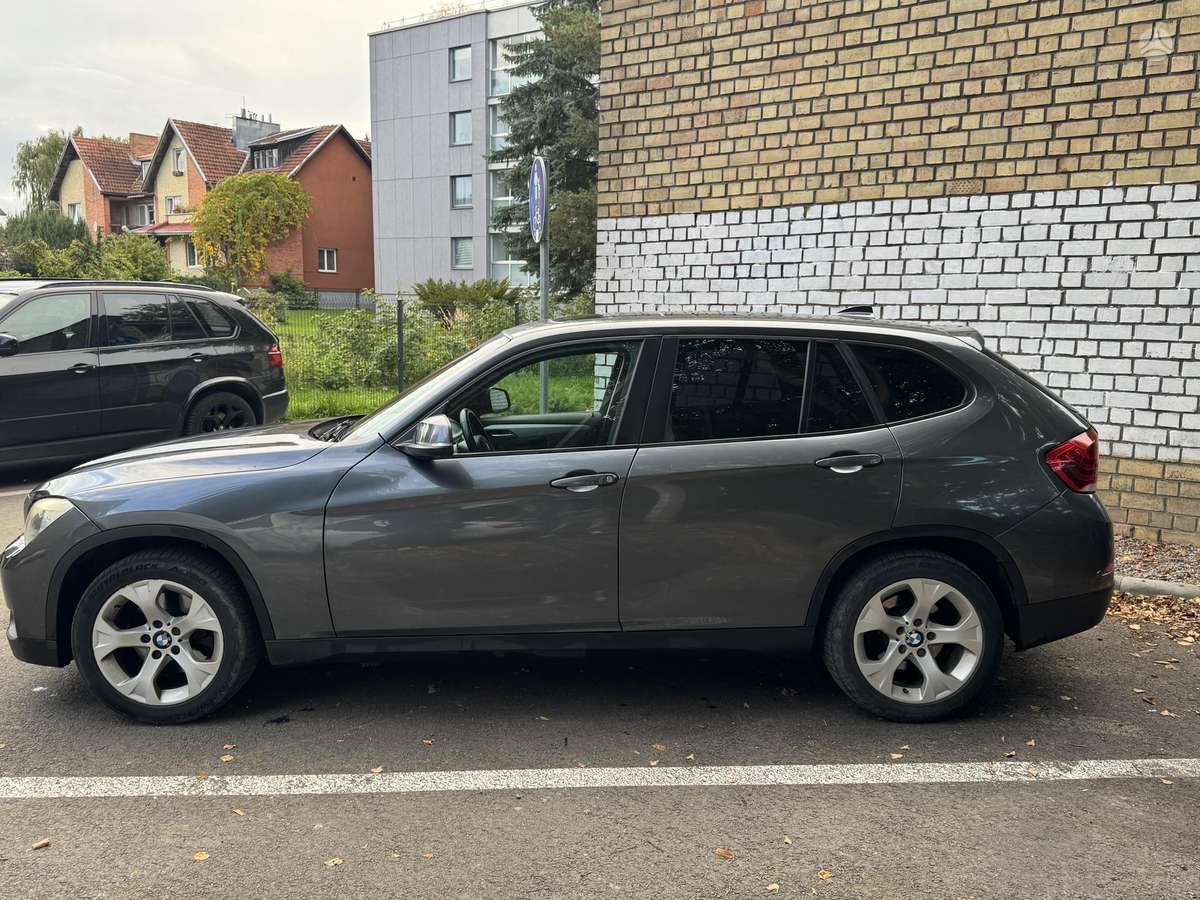 BMW X1 2013 — rear view