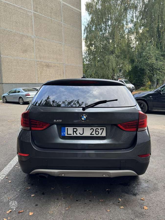 BMW X1 2013 — engine 1995 cm³, 143 HP (105kW)