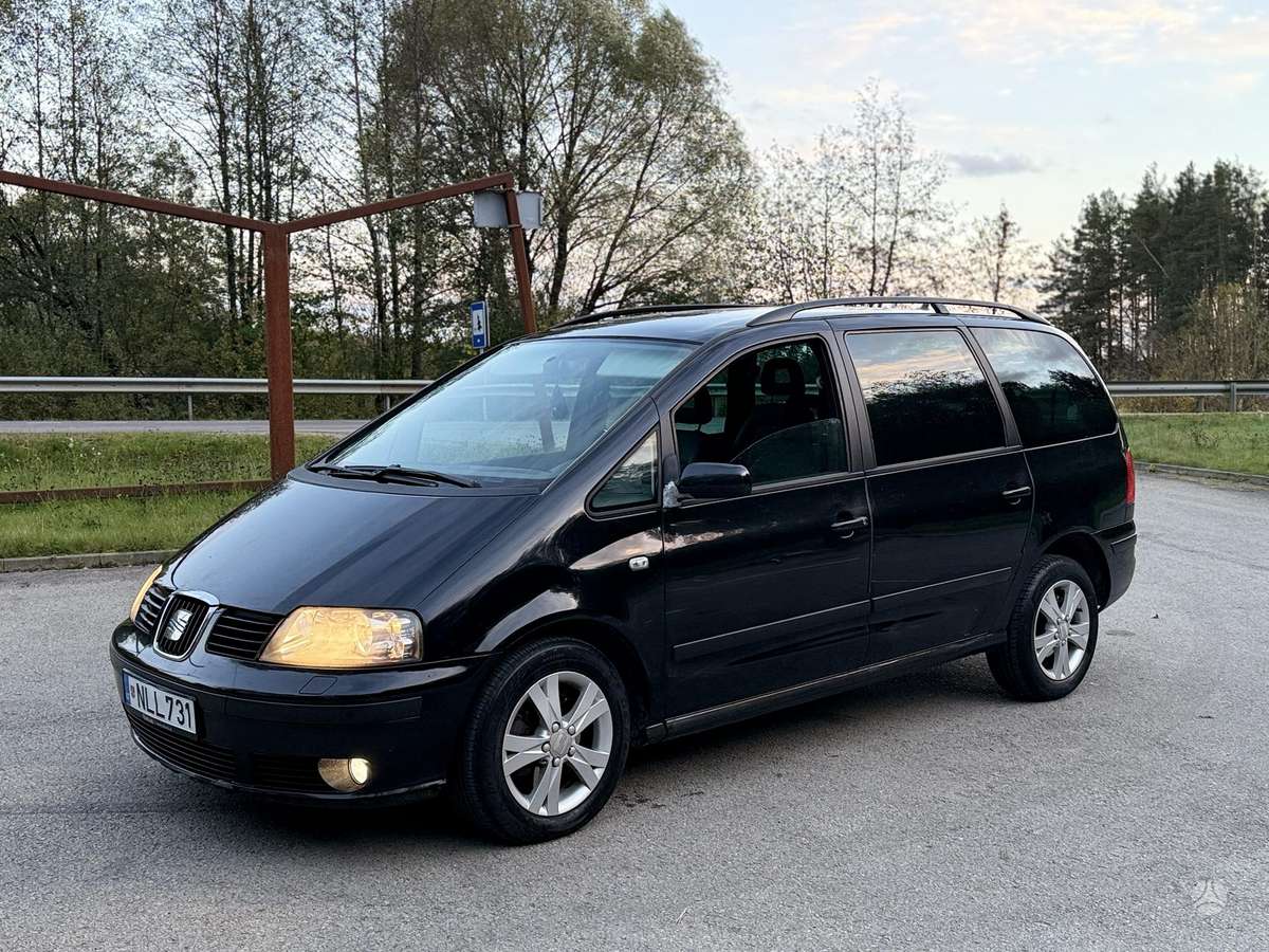 Seat Alhambra 2008 — вигляд ззаду