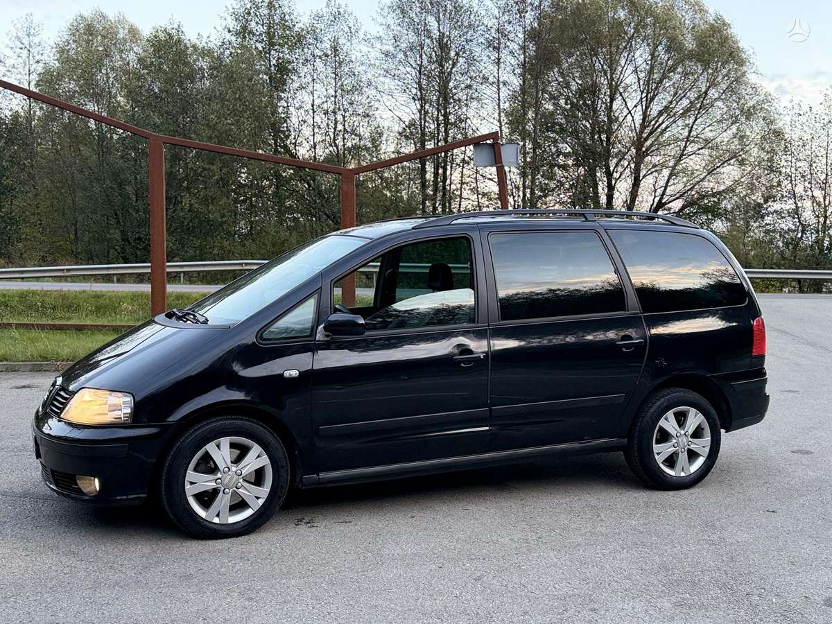 Seat Alhambra 2008 — салон