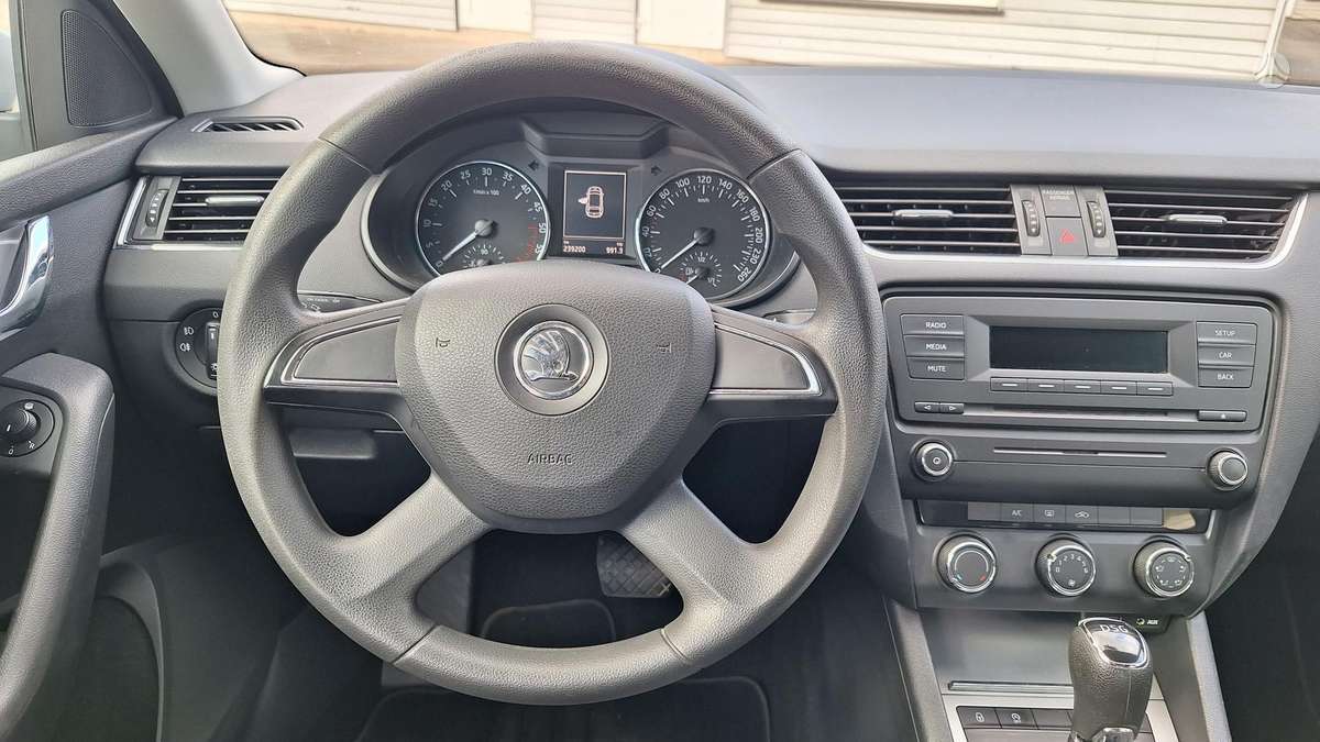 Skoda Octavia 2014 — фото 18