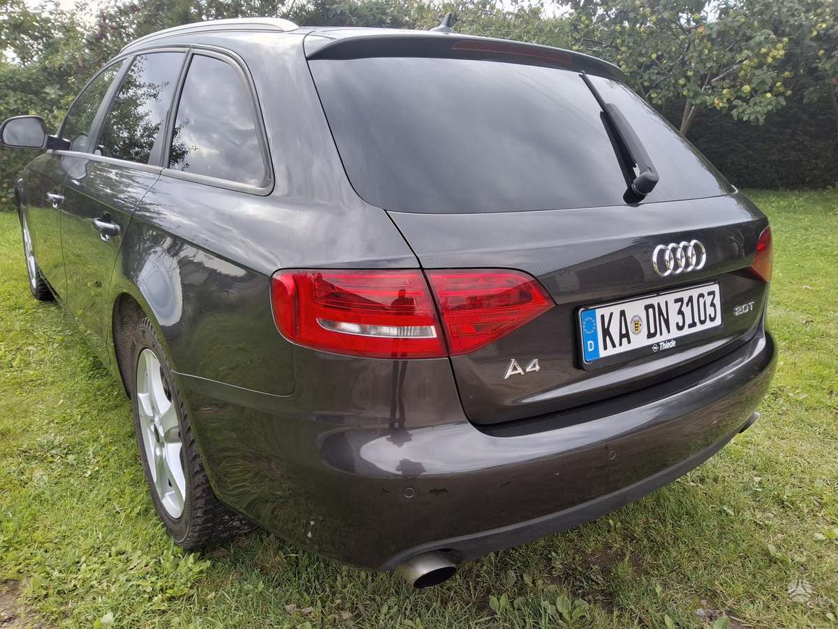 Audi A4 2009 — rear view